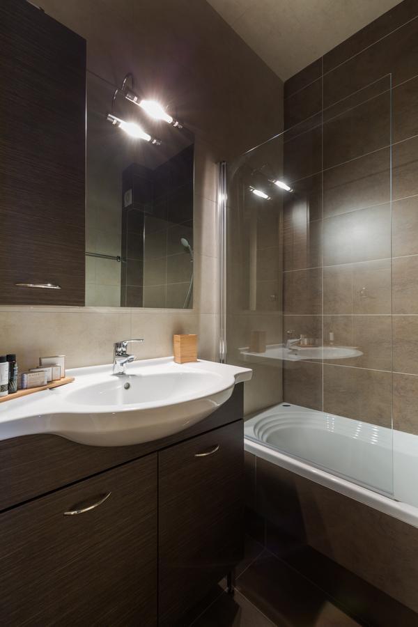 Stylish And Spacious 2Bd - Thiseio By Upstreet Atene Esterno foto