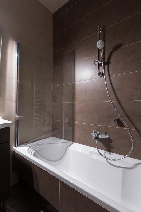 Stylish And Spacious 2Bd - Thiseio By Upstreet Atene Esterno foto